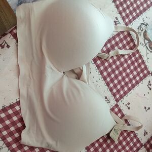 PINK Victoria's Secret Cream T-Shirt Bra